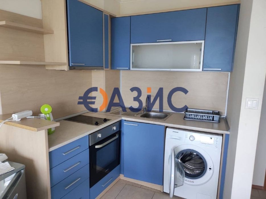 2-стаен апартамент на 3-ти етаж,комплекс Аквамарин на първа линия море