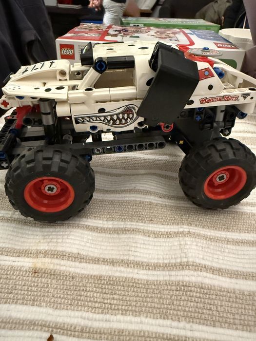 лего джип Monster jam