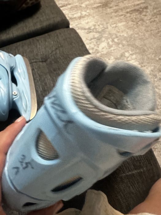 Коньки.            .