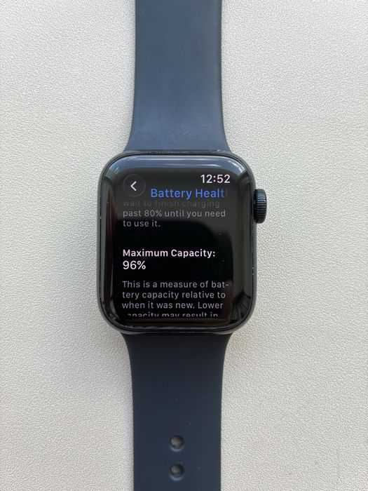 Apple Watch SE 2, 40mm + 3 ремешка
