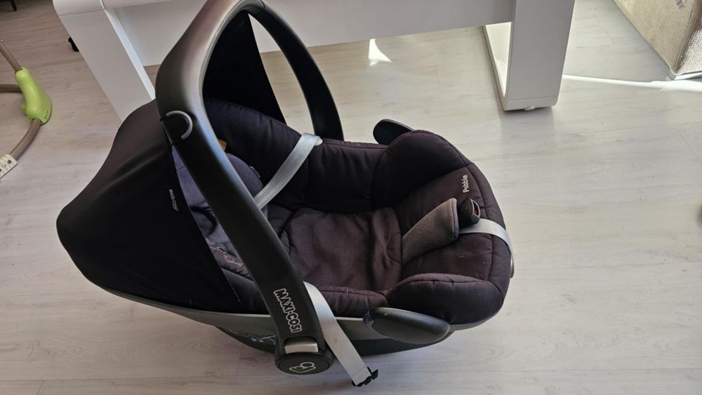 Стол за кола/ кошница Maxi Cosi Pebblee