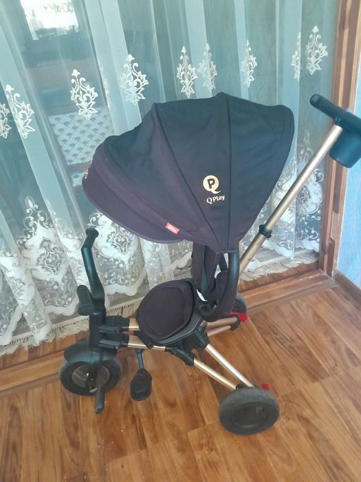 Продается  Коляска три в одном  ,качалка и велосипед