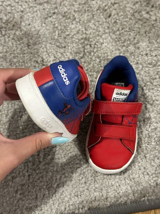 Vand adidasi copii cu model Spiderman