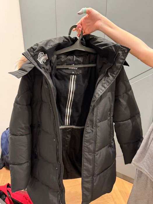 Продам зимнюю куртку для девочки подростка