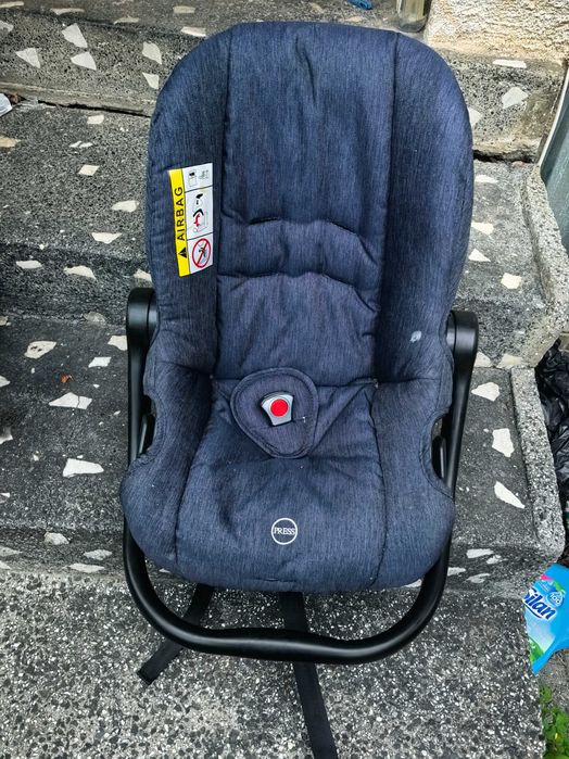 Столче за бебе за кола