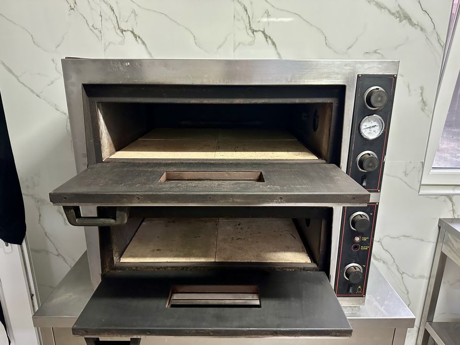 Cuptor 8 pizza trifazic, utilizat, functional