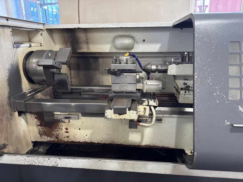 Токарный станок с ЧПУ