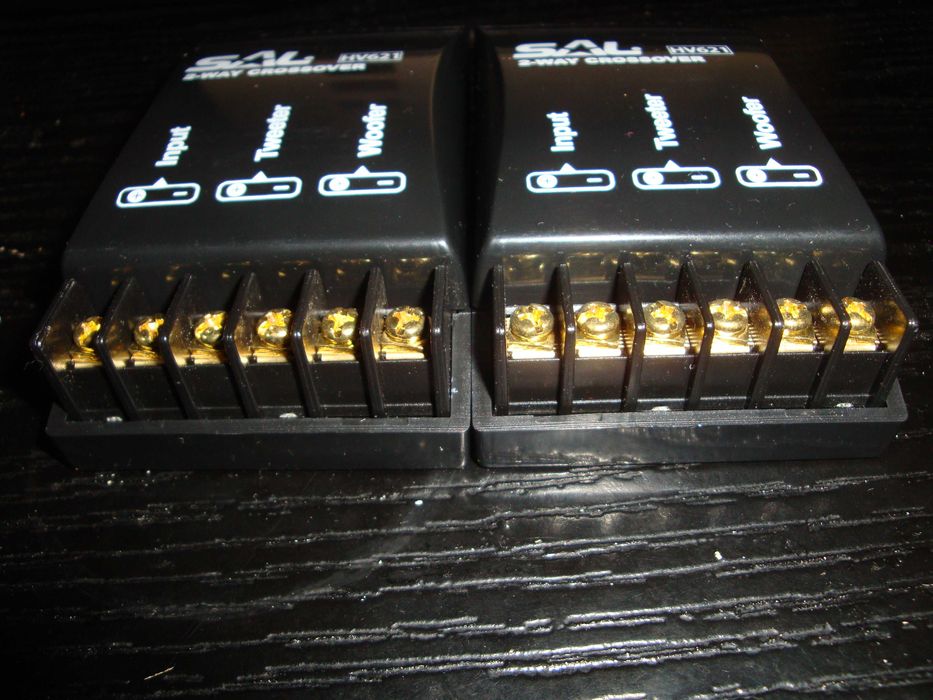 set 2x filtru audio crossover 2 cai tweeter / woofer medii 4 ohmi 200w