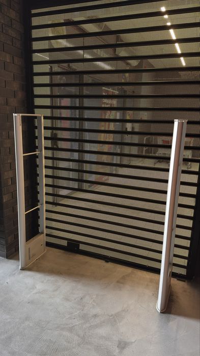 Sistem antiefracție RF pentru magazin, format din 2 porți