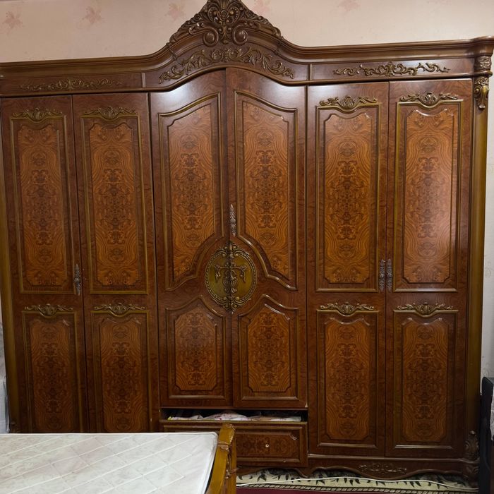 Spalni mebel sotiladi holat zor