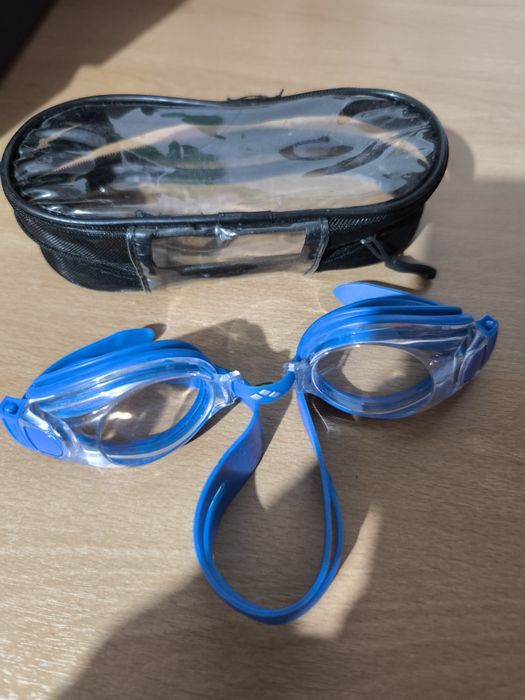 Очила за плуване