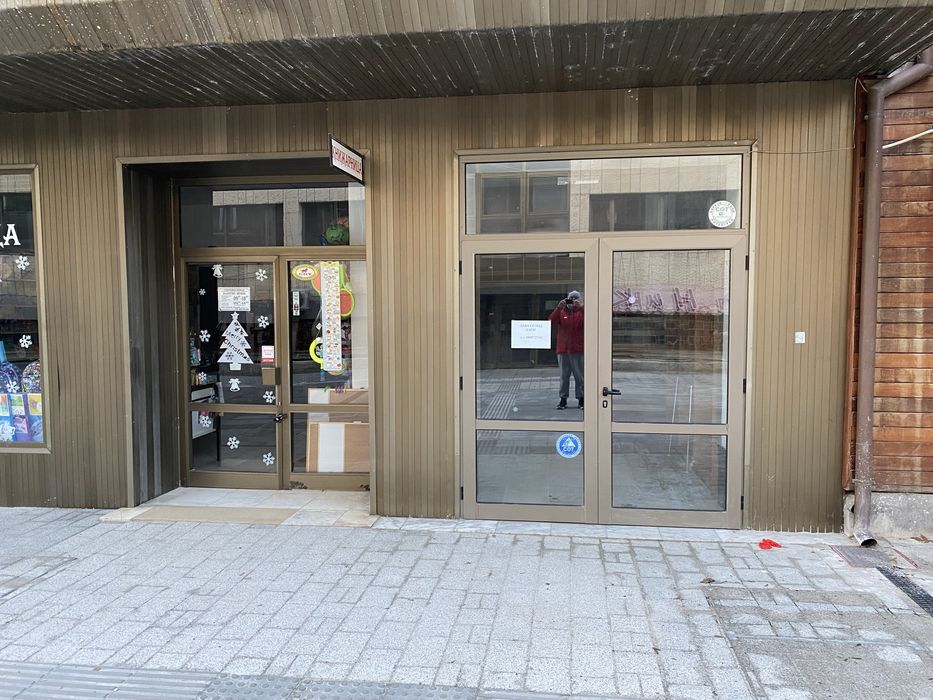 Дава се под наем Магазин в Ботевград - 62 кв.м за 475.83 € - Снимка #2