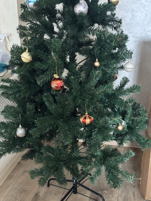 Ёлки 180см исскуственные