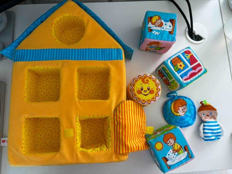 Образователна мека играчка къща за деца