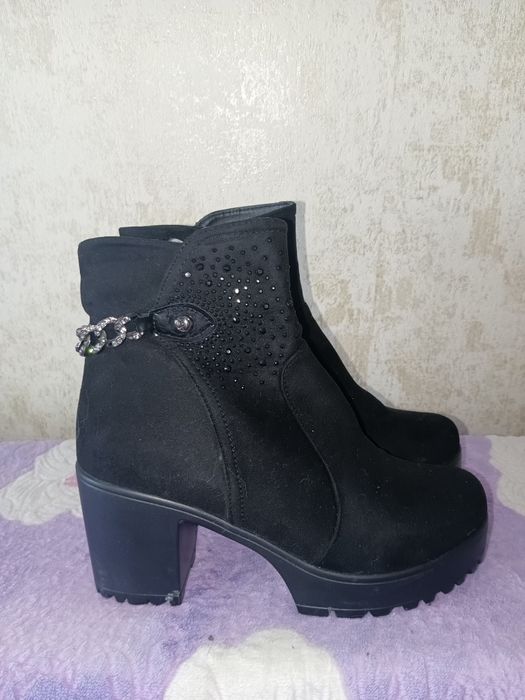 Продам полусапожки весенние