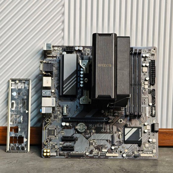 B760M D3H Gigabyte б/у идеал
