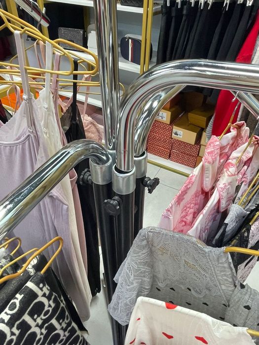 Продаются полка и вешалка