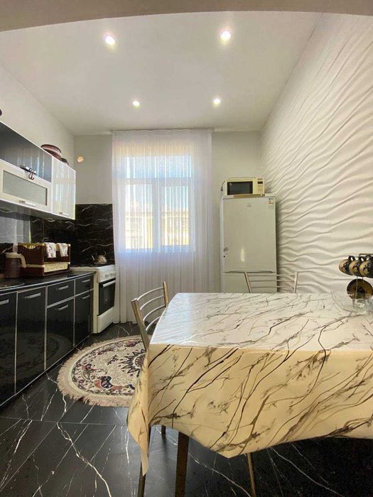 СДАЕТСЯ 2-ком кв ЯШНАБАДСКИЙ р-н в хорошей локации рядом Метро / Школы