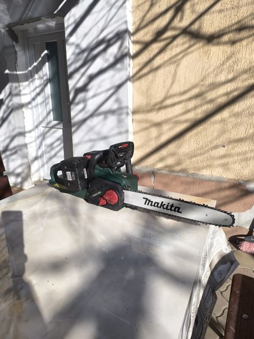 Fierăstrău cu lanț