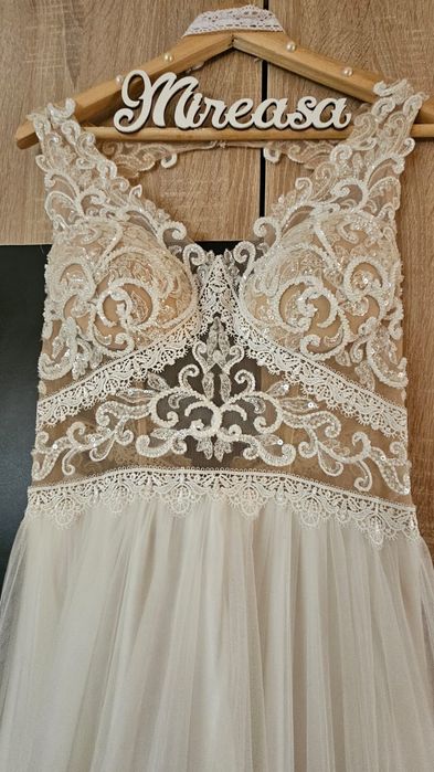 Vând rochie de mireasă