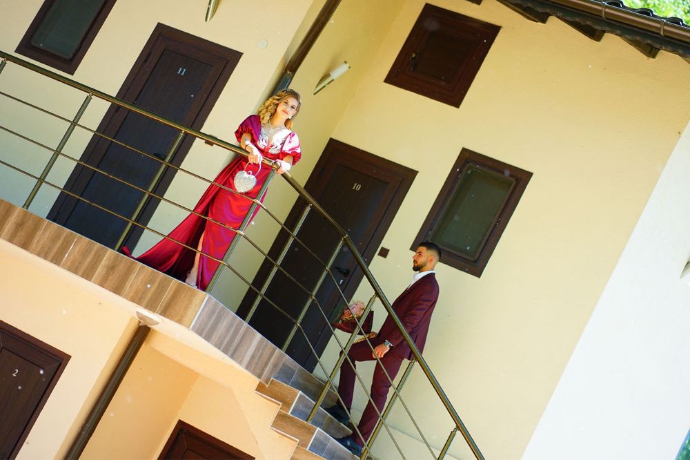 Сатенена рокля