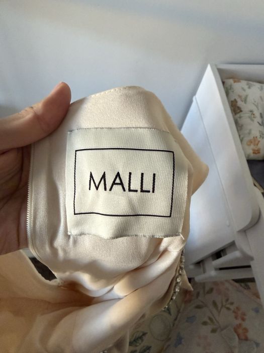 Продам платье Malli