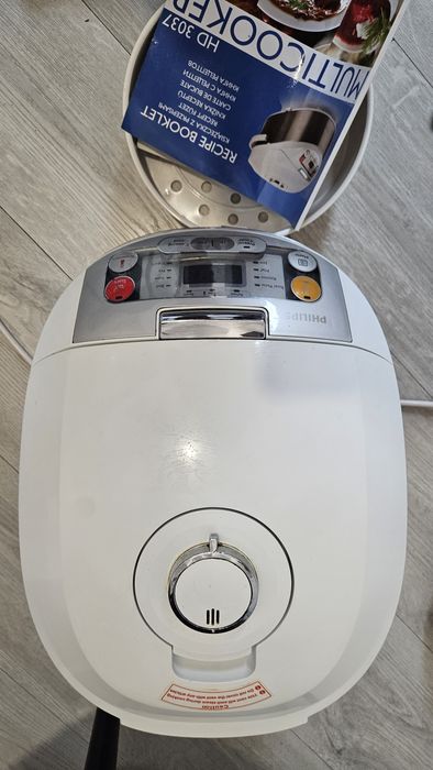 Multicooker Philips HD3037/70, 980 W, 5 l, Programe automate, Timer, Alb/Argintiu