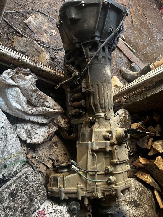 Vând uramtoarele piese pentru Toyota Hilux Surf Gen3