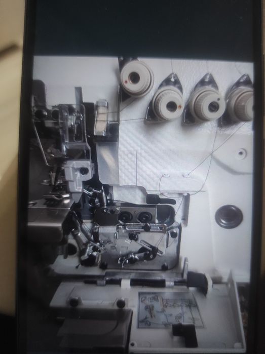 Продам Оверлок почти новый