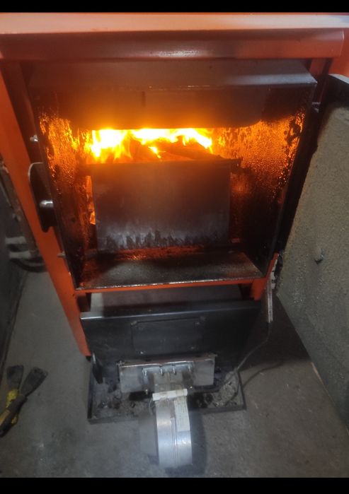 Centrală termică pe lemne, brichete, cărbuni