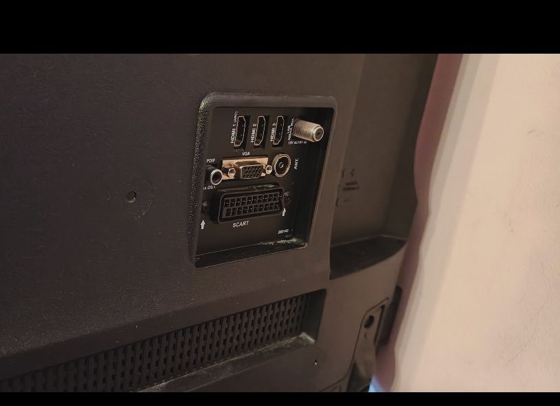 Toshiba 32 WL 1A63DG проблем в дънната платка.