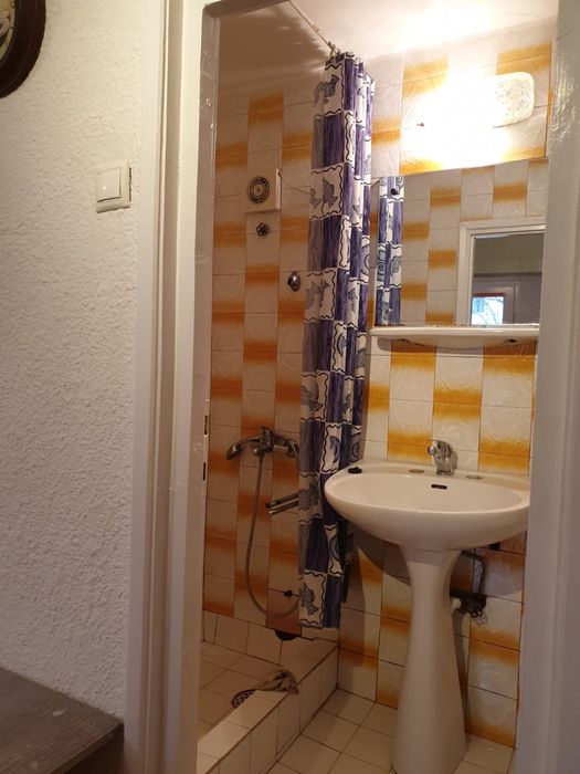 Garsoniera la curte centru vechi