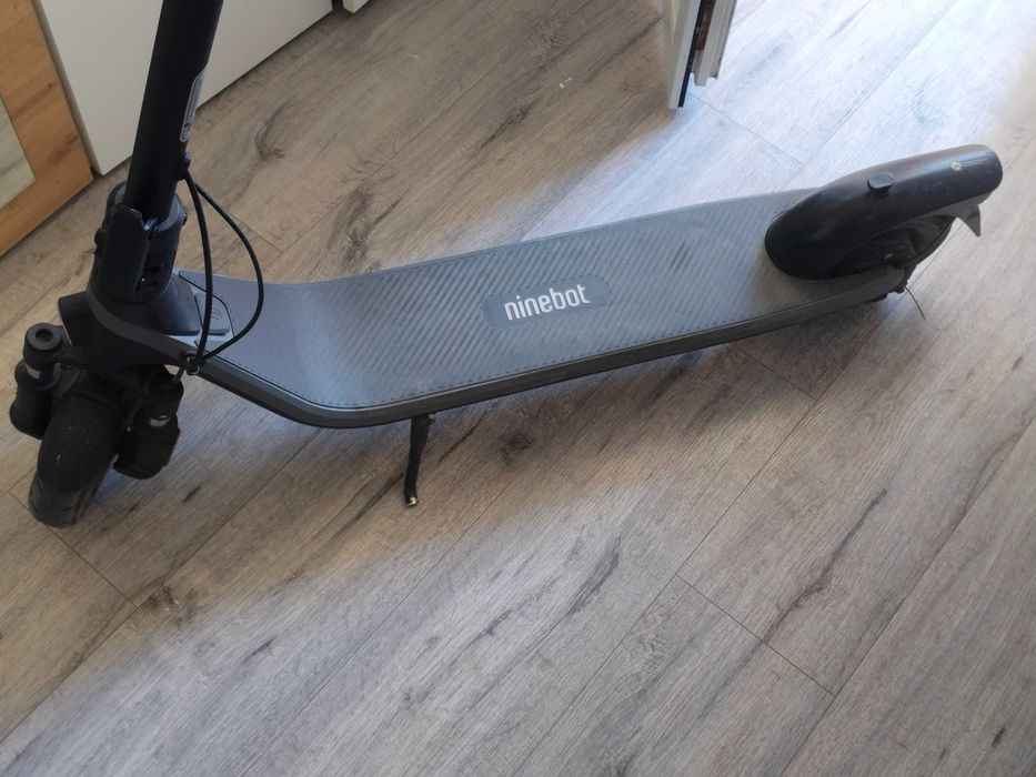 Vând trotineta Electrica Ninebot Kikescooter e2