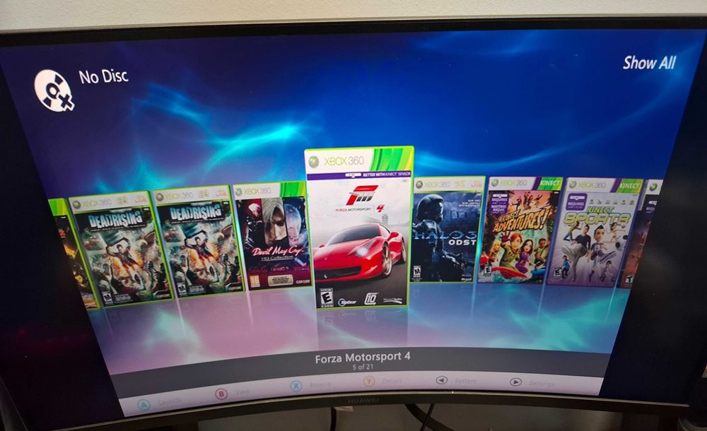 Xbox 360 E 500 GB Modat cu 35 de Jocuri