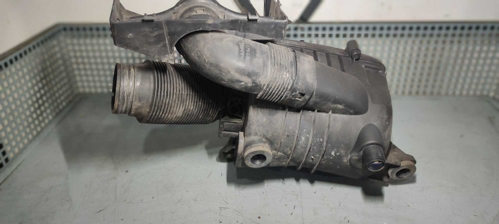 Carcasa filtru de aer volkswagen vw golf 6 variant cod 1K0129618BF