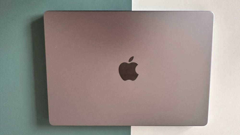 MacBook Pro 14" 2021 — M1 Max — 32GB RAM — 512GB SSD