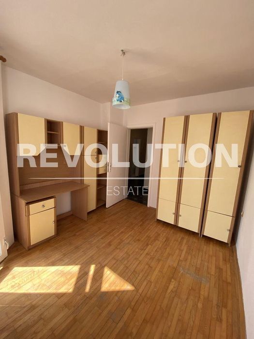 Дава се под наем Тристаен апартамент в Варна, Бриз - 90 кв.м за 750 € - Снимка #4