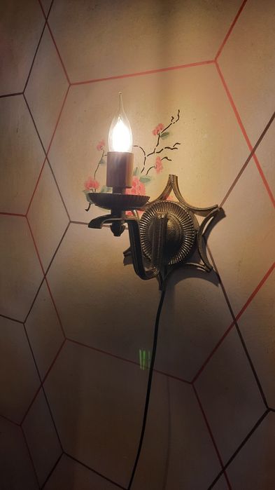 Настенный светильник бра.