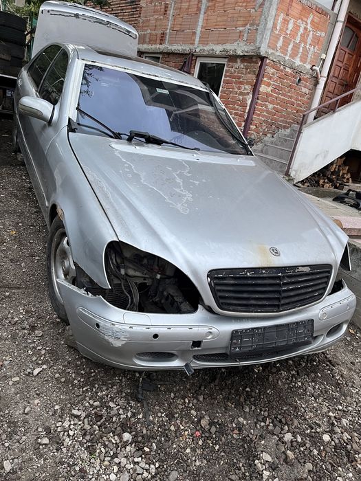 Продавам Мерцедес w 220 на части.