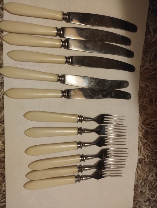 Set tacamuri 6 cutite + 6 furculite