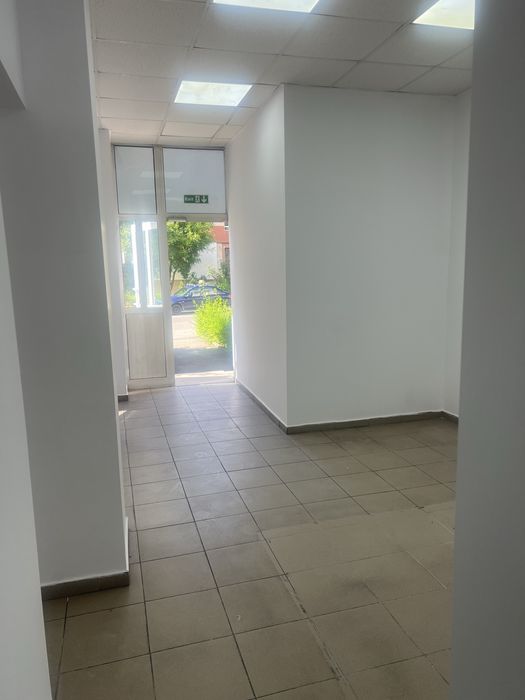 Spatiu comercial