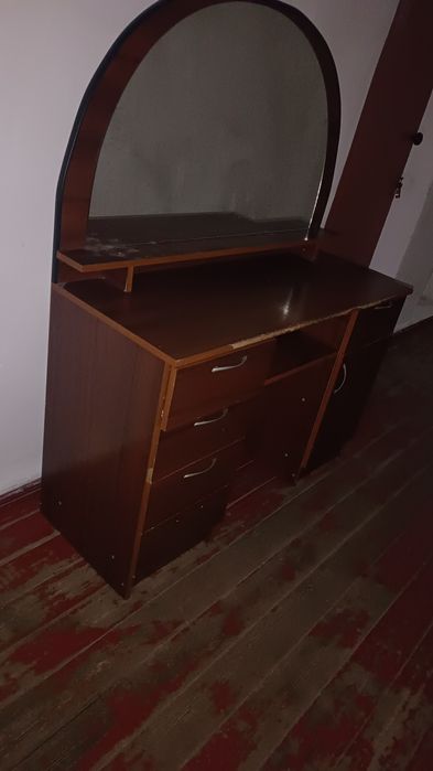 Продам зеркало нормальное состояние хорошее