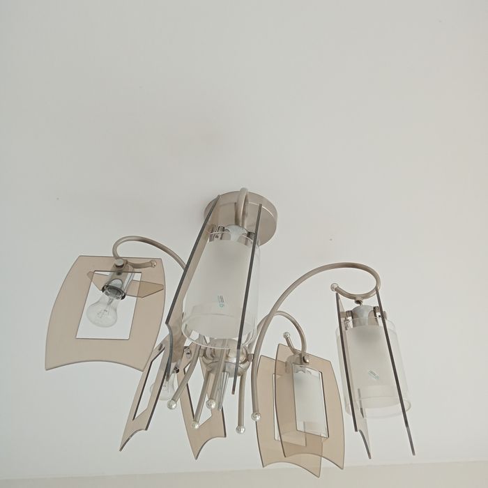 Продам люстра продам