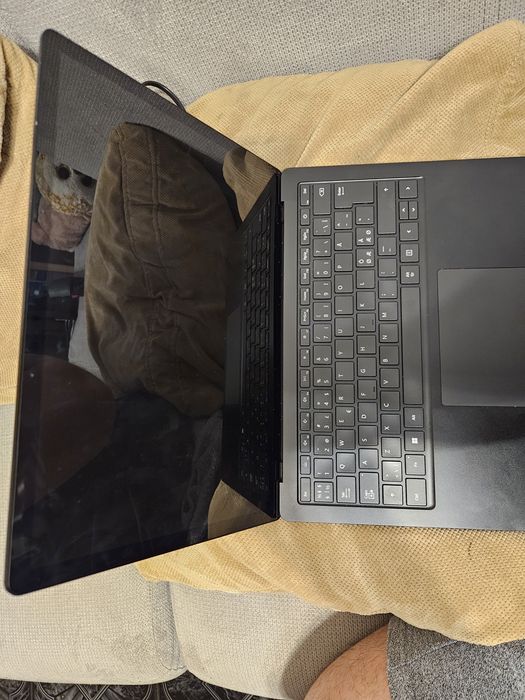 Лаптоп Microsoft surface 4, не работрща батерия