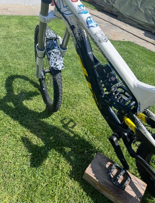 Yt tues 2011(bicicleta downhill)