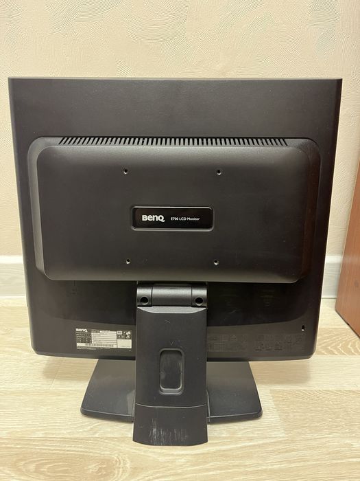 Монитор BenQ 700P