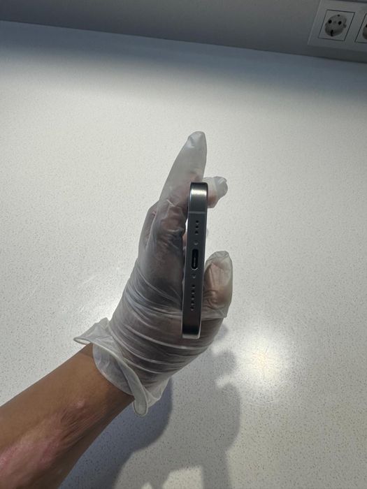 iPhone 15 pro 512/8 gb