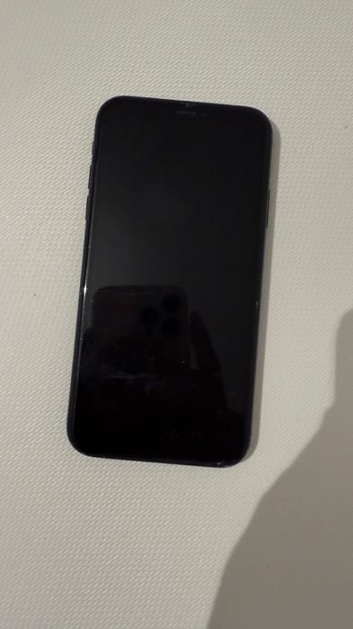 продам айфон Xr б/у