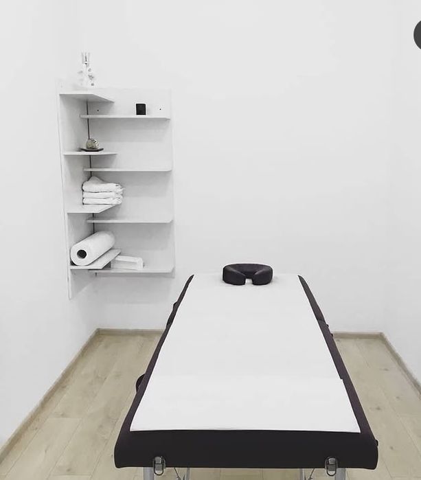 Închiriez camera în salon