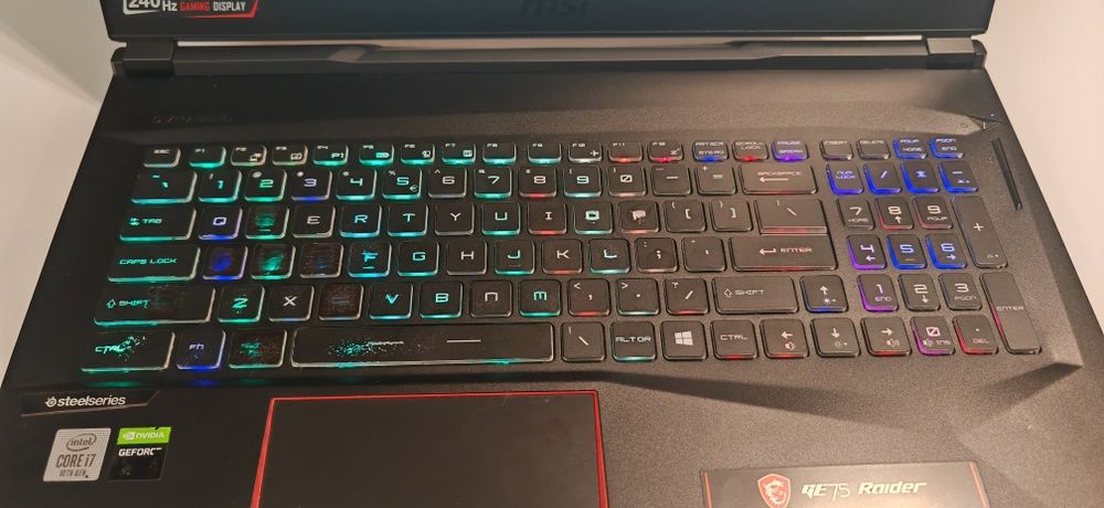 MSI GE 75 RAIDER, i7 10875H, RTX 2080 SUPER 8GB, 32 GB RAM, SSD 1.5 TB